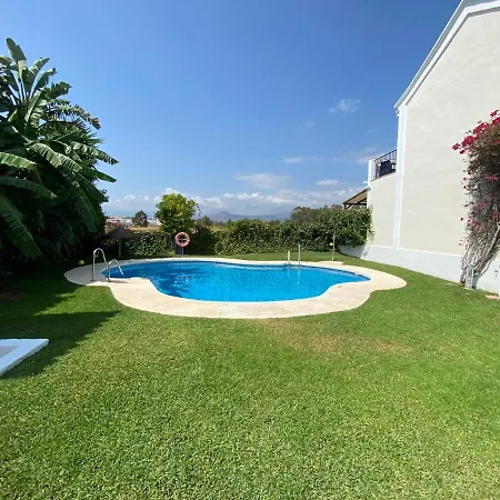 Appartement Charming 1 Bedroom With Shared Kitchen Next To Puerto Banus