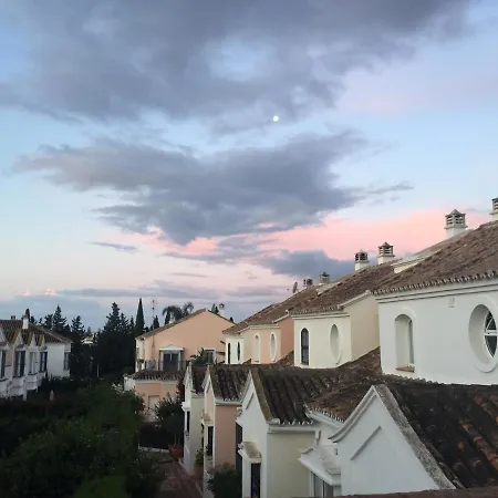 Charming 1 Bedroom With Shared Kitchen Next To Puerto Banus Appartement Marbella